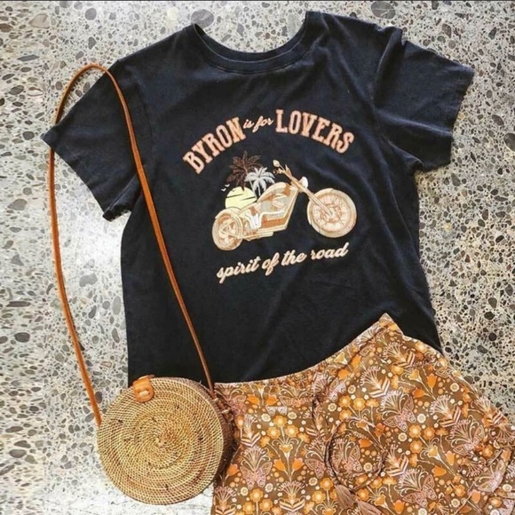 Byron Is For Lovers Graphic Tee - Picture 1 of 5
